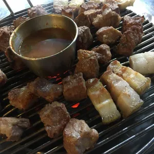 꽃돼지연탄구이 사진