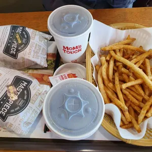 맘스터치 사진