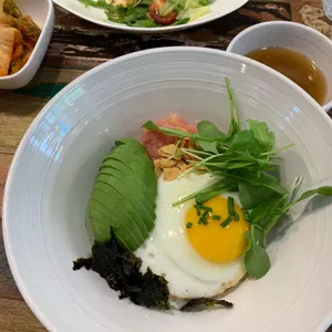 더 테이블 사진