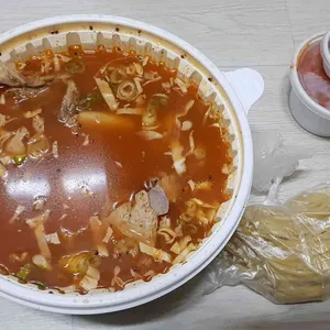 솥뚜껑 감자탕 사진