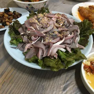 돌고래 철따라맛따라 사진