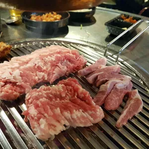 겨비겨비 대표 사진