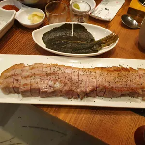 냉삼꽃돼지 사진