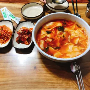콩쥐팥칼국수 사진