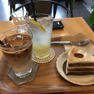 알루마레 커피 로스터스 사진
