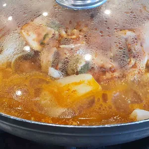 보물촌꺼먹돼지두루치기 사진