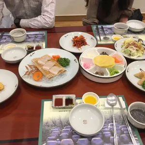 뜰아래채 사진