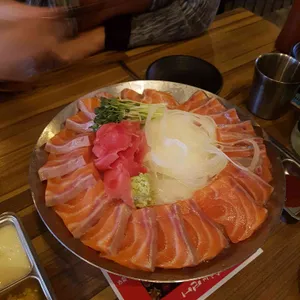 김천재의육회반한연어 리뷰 사진