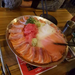 김천재의육회반한연어 리뷰 사진