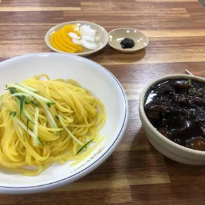 동해춘 사진