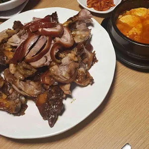 송이족발 사진