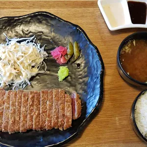 카츠미 사진