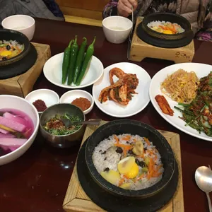오얏리 돌솥밥 사진
