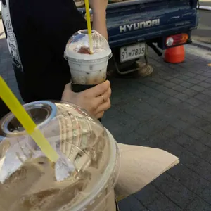 컴포즈커피 사진