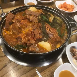 명품 청기와 뼈감자탕 사진
