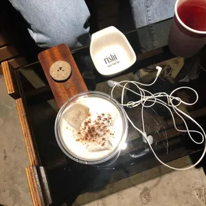 컨플릭트스토어 사진