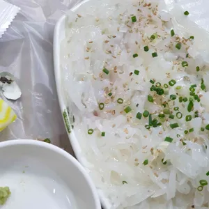 물만난산오징어와해물 사진