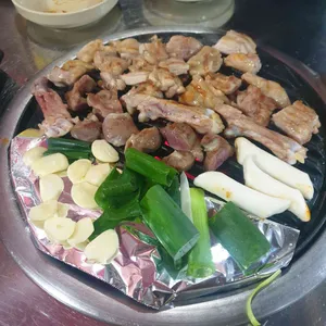기차길닭숯불구이 사진