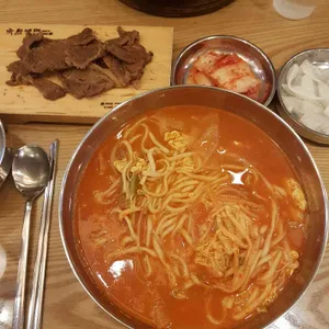 육쌈냉면 사진