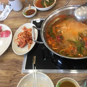 일석삼조버섯매운탕 사진