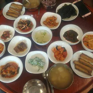 둥근상 시골집 사진