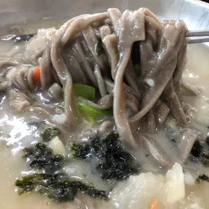 바우 옹심이메밀칼국수 사진
