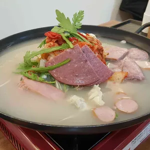 더부대찌개 사진