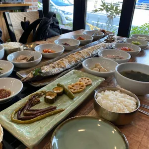 충민정 사진