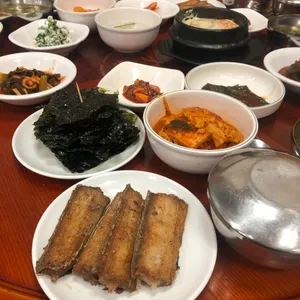 둥근상 시골집 사진