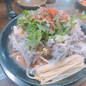 솥뚜껑 감자탕 사진