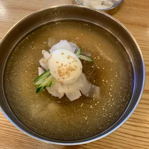육쌈냉면 사진