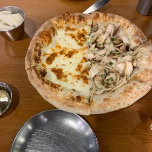 명동피자 사진