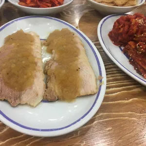 남자마늘보쌈 사진