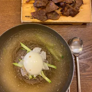 육쌈냉면 사진