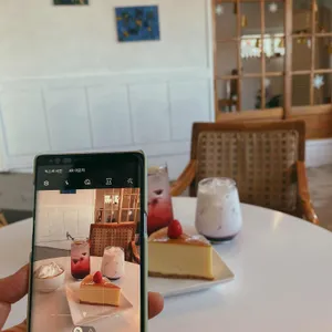 어웨일 카페펍 사진