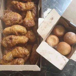 교촌치킨 사진