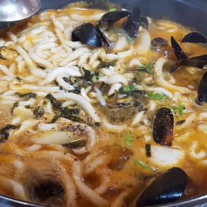 얼큰이손칼국수 사진
