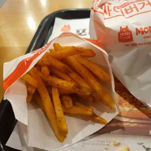 맘스터치 사진