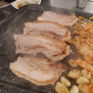 유정돈데이 사진