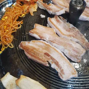 산들마당솥뚜껑삼겹살 사진
