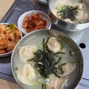 이상조 전통만두국 사진