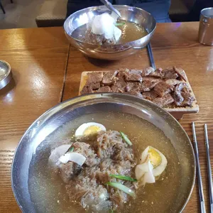육쌈냉면 사진