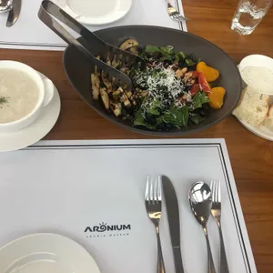 아로니움 리뷰 사진