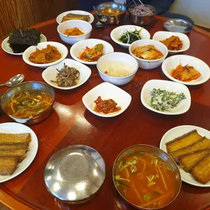 둥근상 시골집 사진