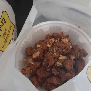 엉짱윤치킨 사진