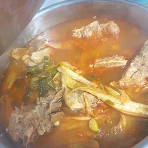 유명한감자탕 사진