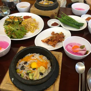 오얏리 돌솥밥 사진