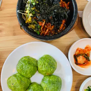 유가네뽕잎칼국수 사진