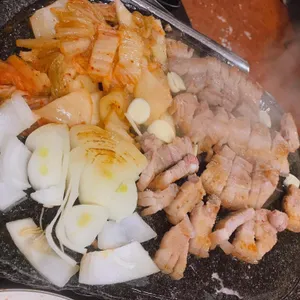 돼지랑김치랑 사진