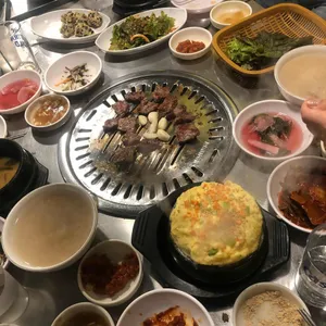 돼지꿈꾸다 사진